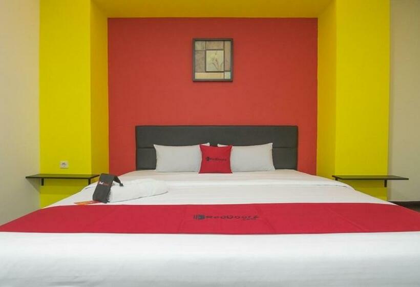 Номер Economy, Reddoorz Near Itc Mangga Dua