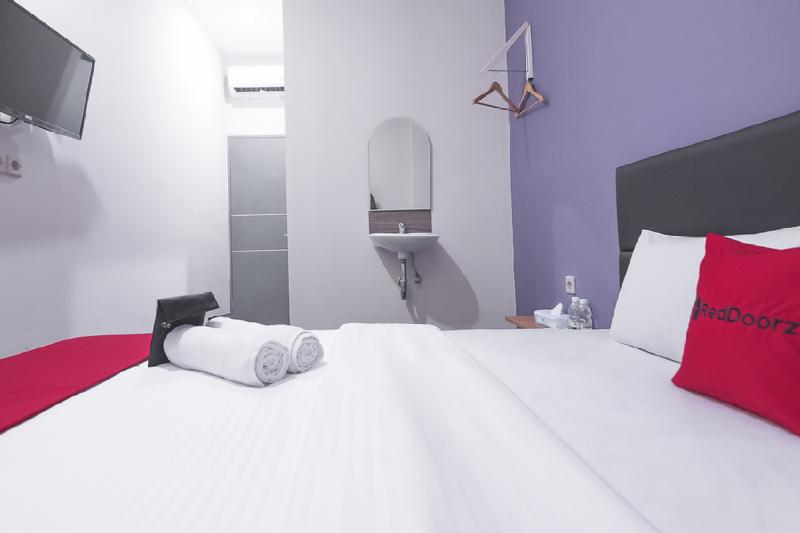 Номер Стандарт, Reddoorz Near Itc Mangga Dua