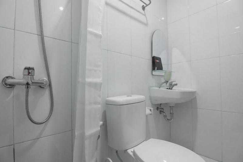Номер Deluxe, Reddoorz Near Itc Mangga Dua
