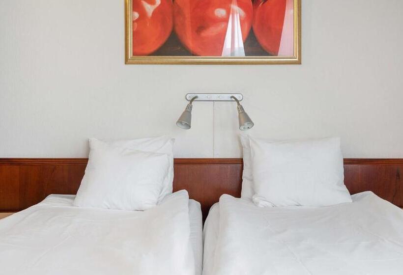 اتاق استاندارد سه نفره, Best Western Tidbloms