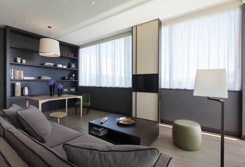 سوییت, Crowne Plaza Geneva, An Ihg