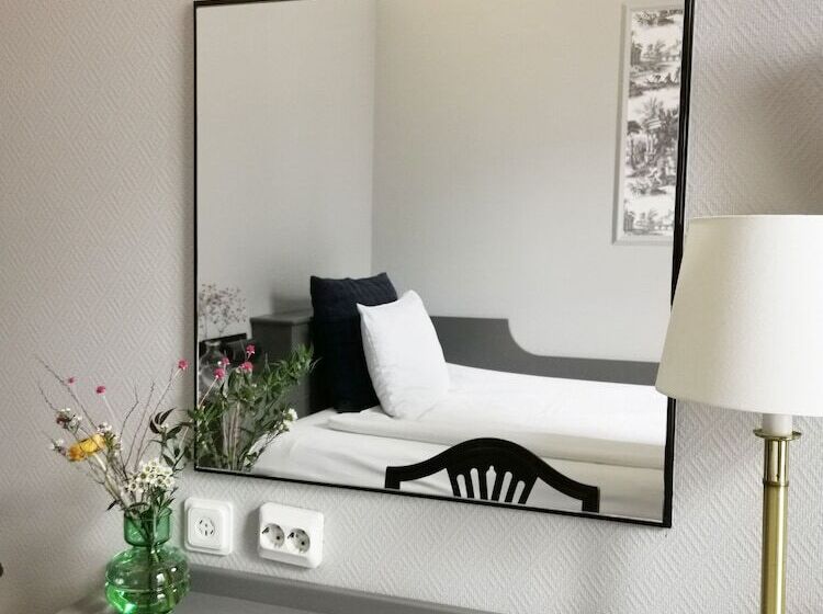 غرفة قياسية فردية, Crystal Plaza