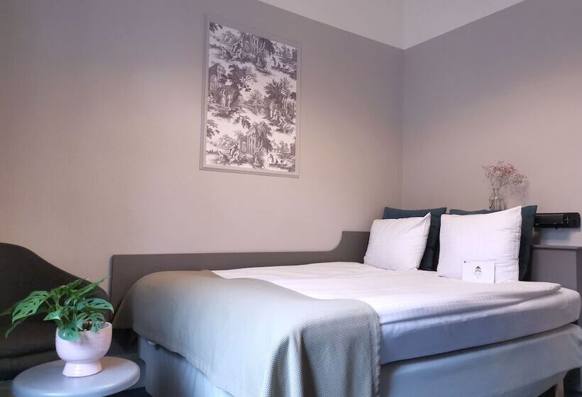 غرفة إقتصادية, Crystal Plaza