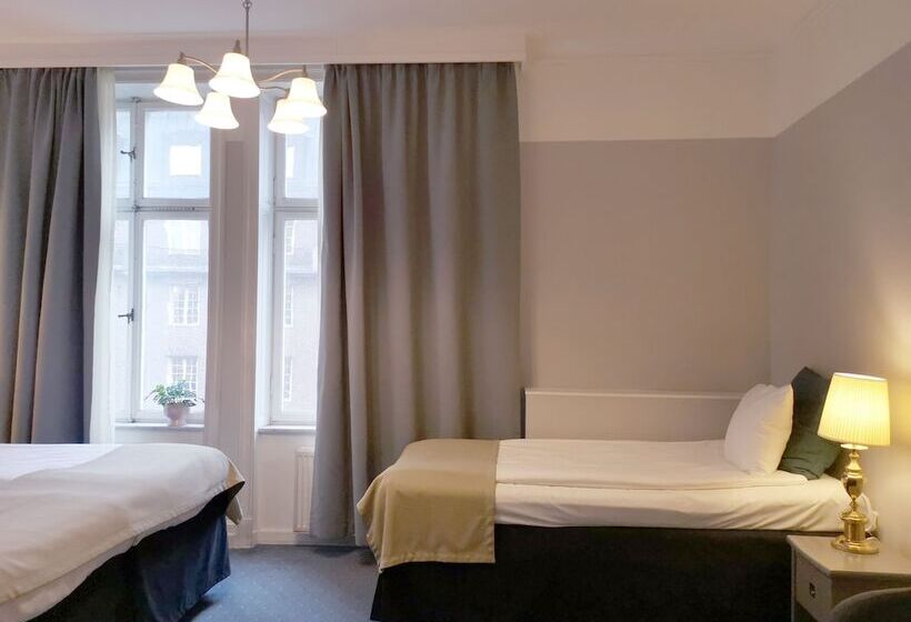 غرفة قياسية ثلاثية, Crystal Plaza