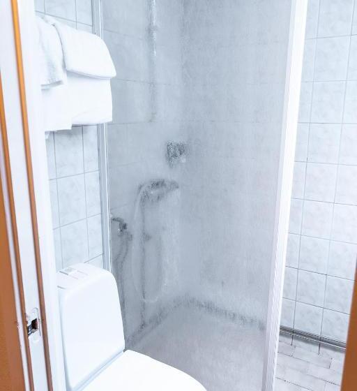 غرفة قياسية, Fars Hatt