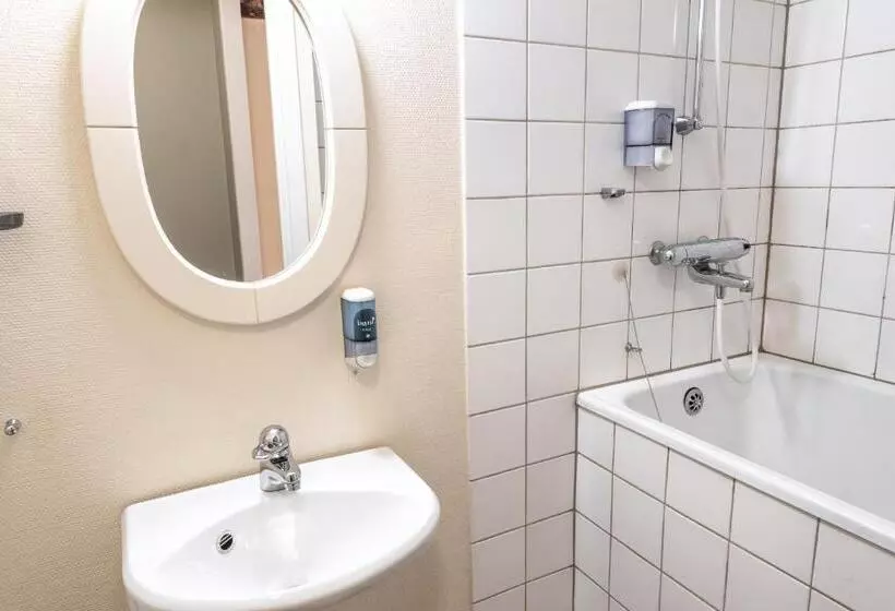 Standard Yhden Hengen Huone, Fars Hatt