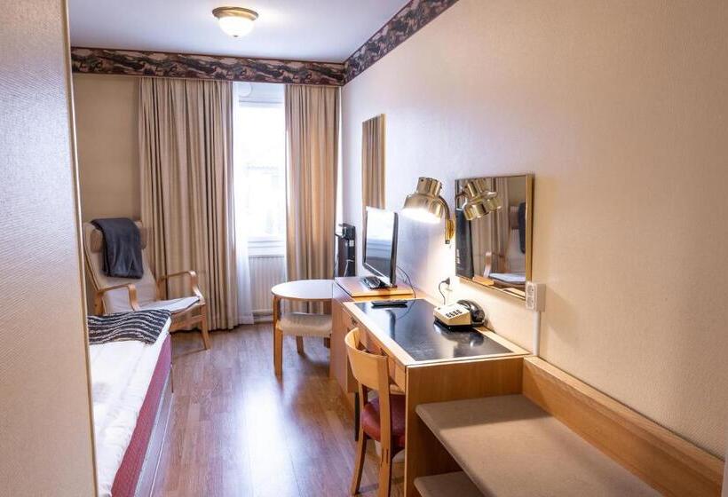 غرفة قياسية فردية, Fars Hatt