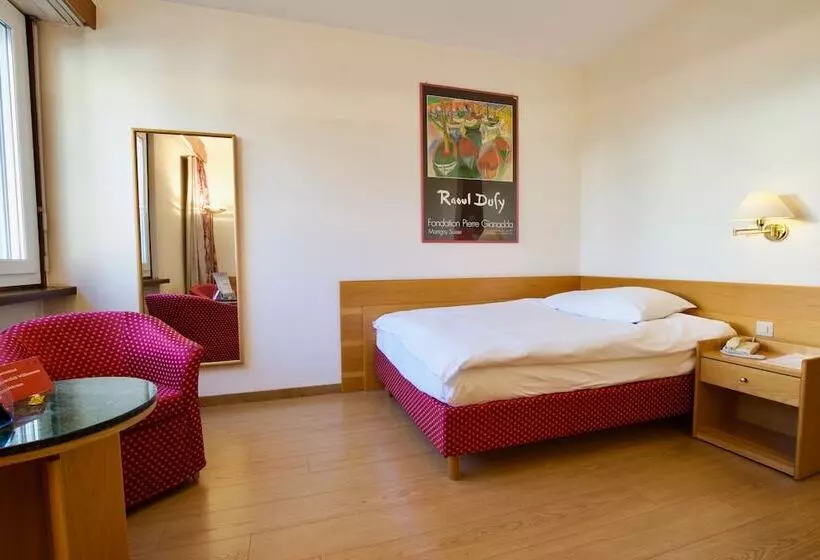 اتاق استاندارد یک نفره, Hôtel Du Rhône