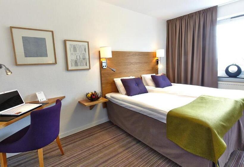 标准间, L Högland