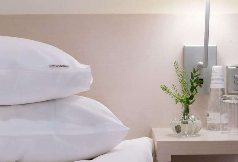 スーペリアールーム, Riverton