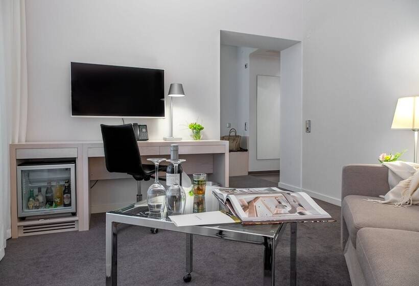 Superior Junior Suite, Riverton