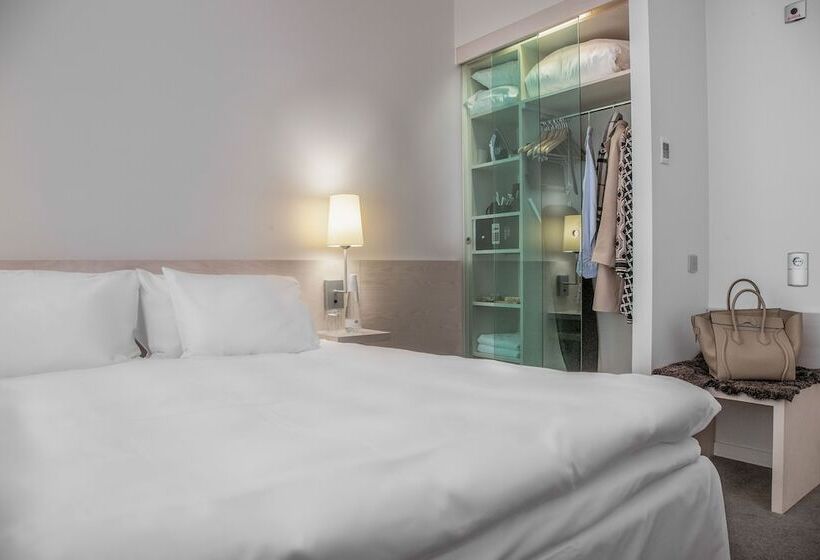 スーペリアージュニアスイート, Riverton