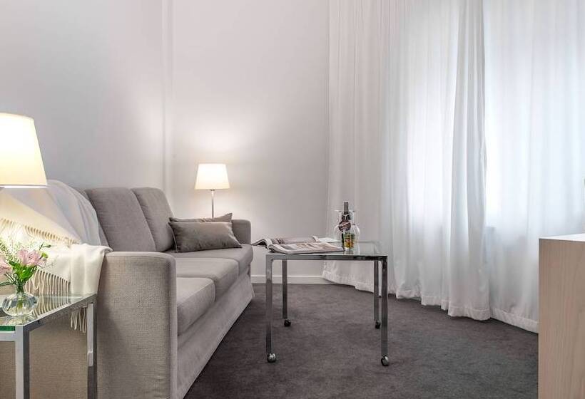 スーペリアージュニアスイート, Riverton