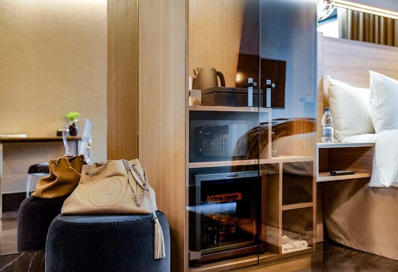 デラックスルーム, Riverton