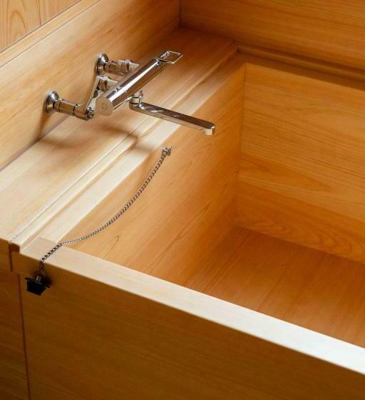 Quarto Estandar, Eph Takayama