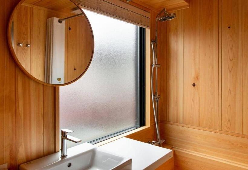 Camera Standard, Eph Takayama