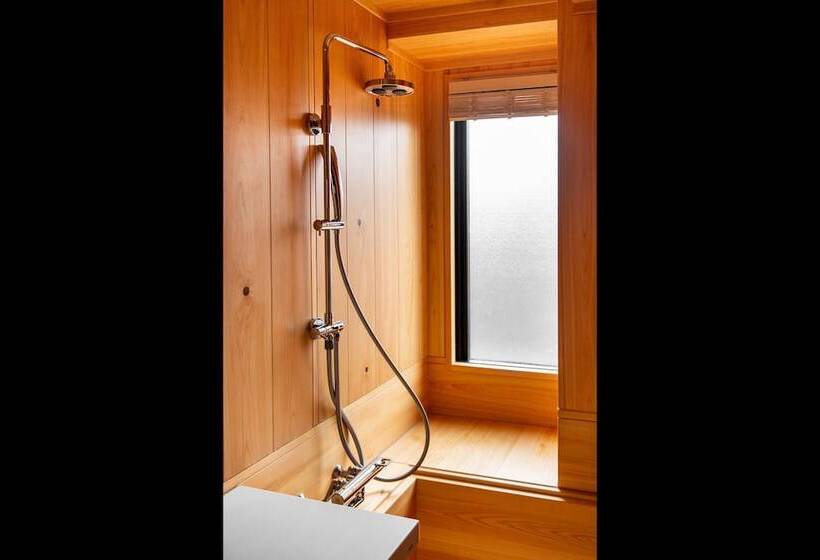 Camera Standard, Eph Takayama