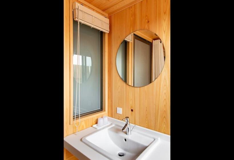 Camera Deluxe, Eph Takayama