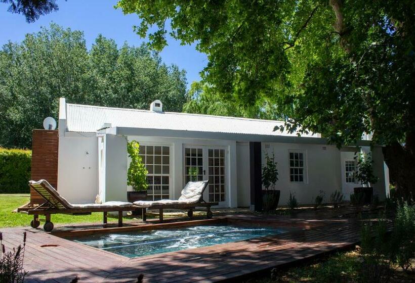 Люкс с Бассейном, La Paris Estate