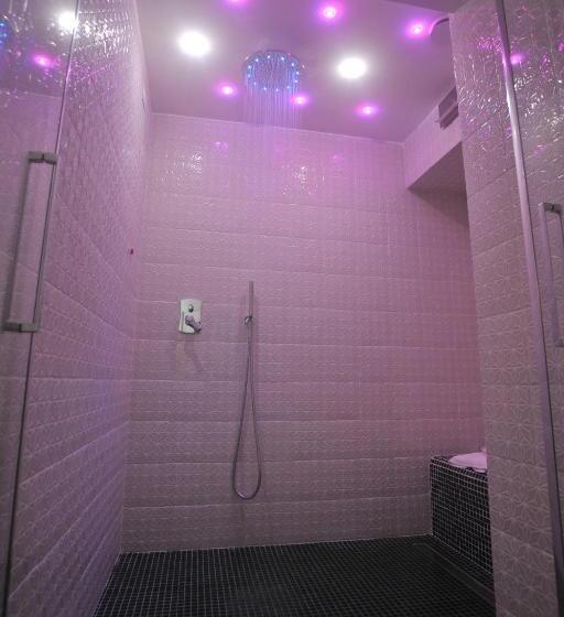 스위트 킹사이즈 침대, Core Amalfitano City Suites