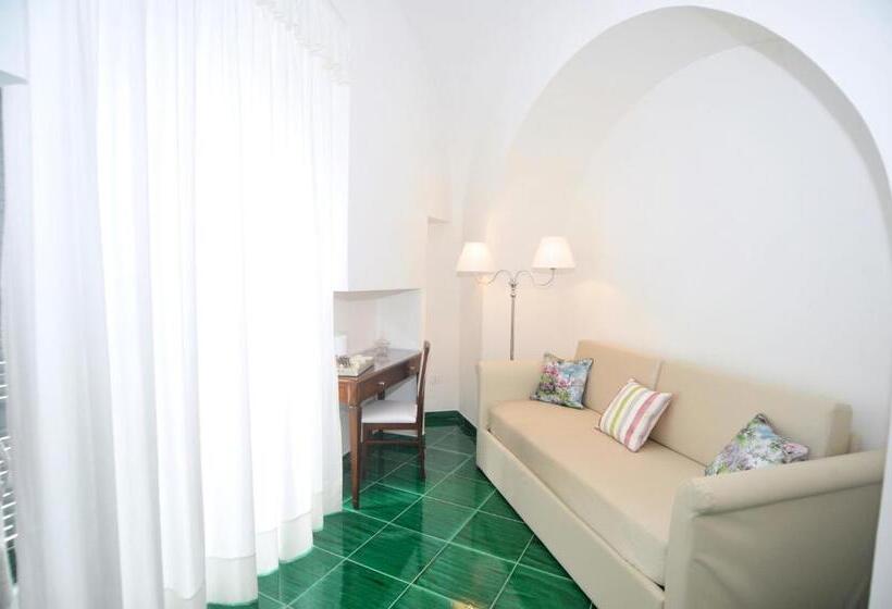 스위트 킹사이즈 침대, Core Amalfitano City Suites