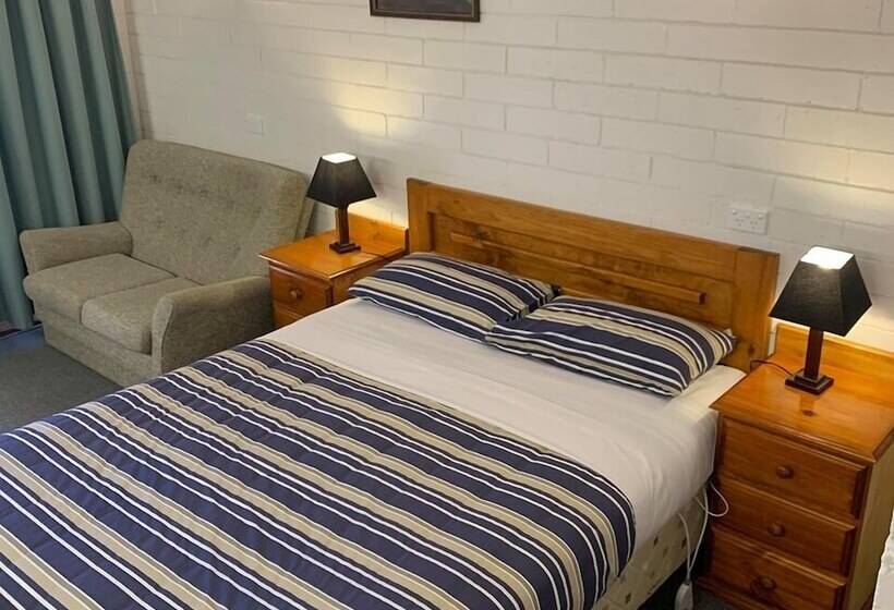 חדר סטנדרט, Finley Motel