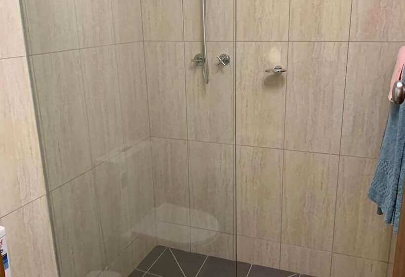 חדר סטנדרט, Finley Motel