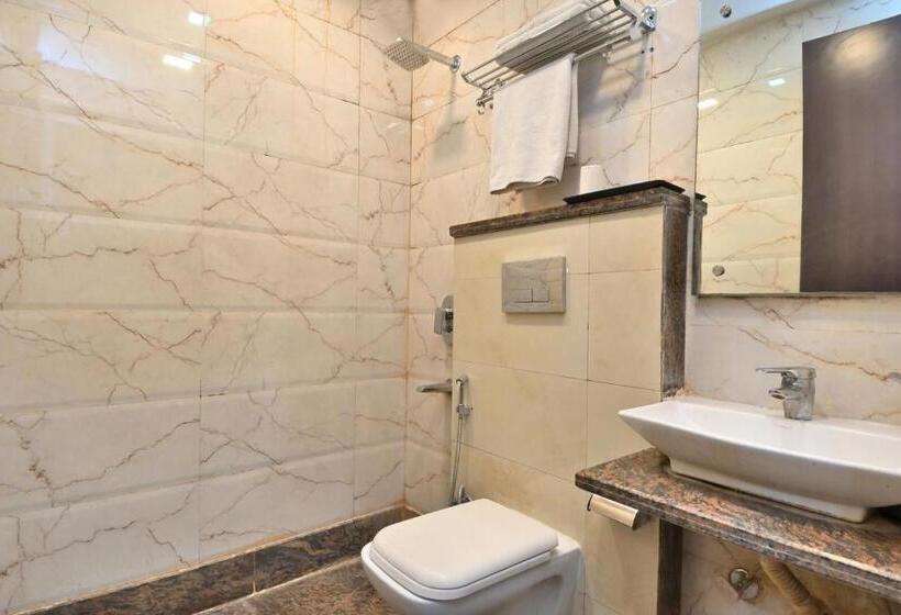 이그제큐티브 트리플, Ambience