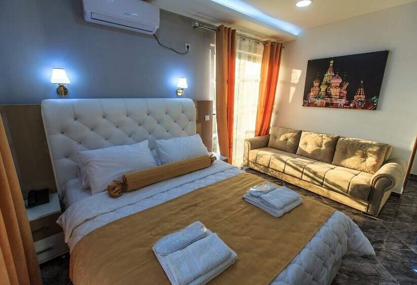 اتاق لوکس, Hoti Ii