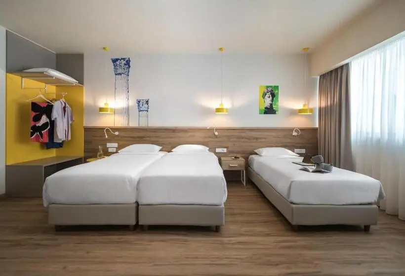 プレミアムファミリールーム, Ibis Styles Athens Routes