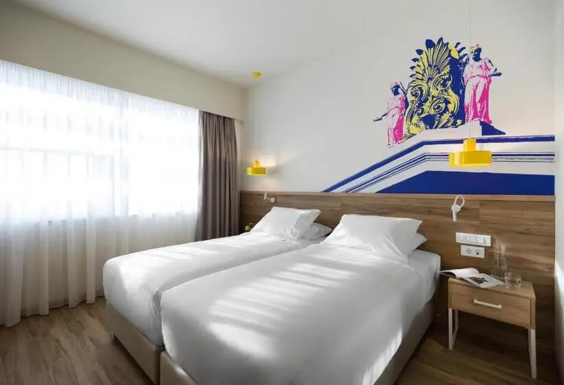 プレミアムスイート, Ibis Styles Athens Routes