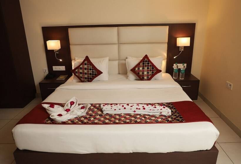 Номер Премиум, Indira Nikunj Rubystone Exotic