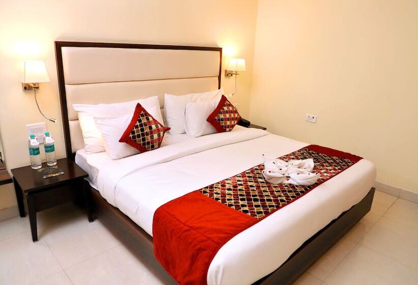 Трехместный Президентский, Indira Nikunj Rubystone Exotic