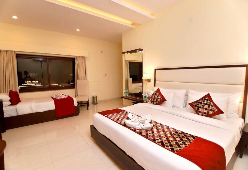 Трехместный Президентский, Indira Nikunj Rubystone Exotic