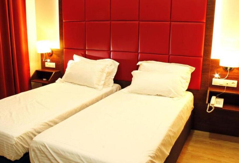 اتاق لوکس, Le Pacha