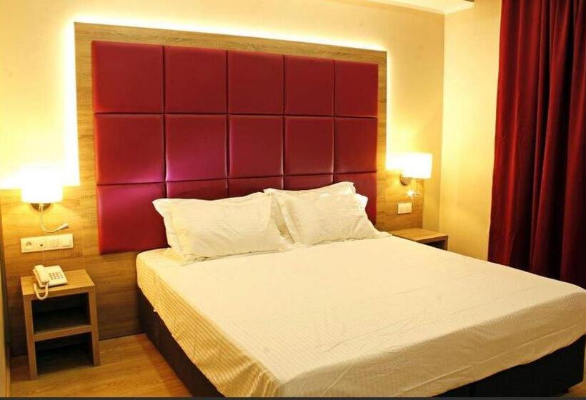 اتاق استاندارد چهار تخته, Le Pacha