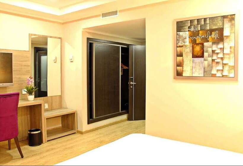 اتاق سوپریور, Le Pacha