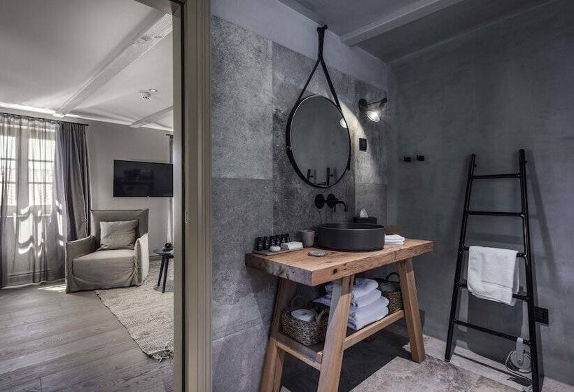 디럭스 룸, San Canzian Hotel & Residences   Small Luxury Hotels Of The World