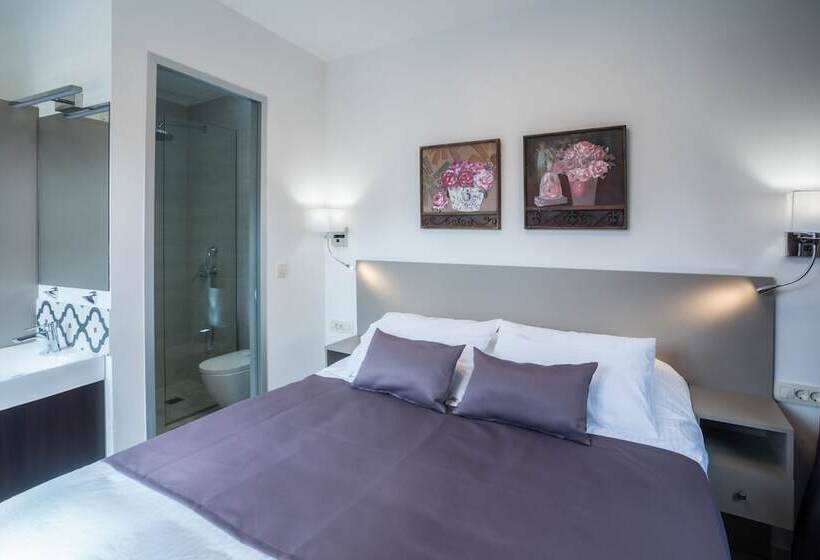 اتاق اکونومی, Cretan Berry Portou