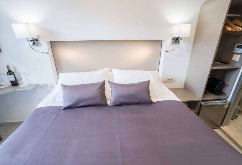 اتاق اکونومی, Cretan Berry Portou