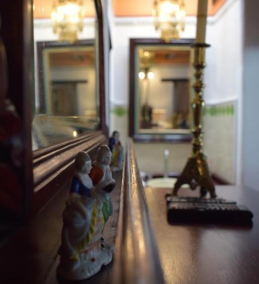 اتاق لوکس با تخت بزرگ, Sanbernabé Tres