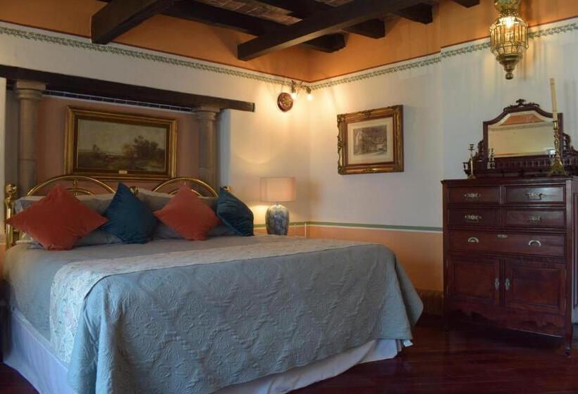 اتاق لوکس با تخت بزرگ, Sanbernabé Tres