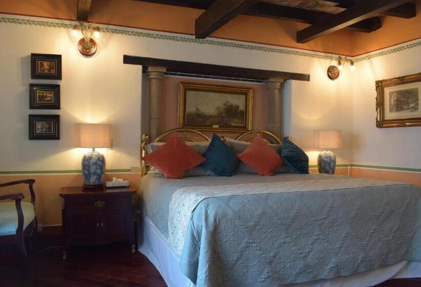 اتاق لوکس با تخت بزرگ, Sanbernabé Tres