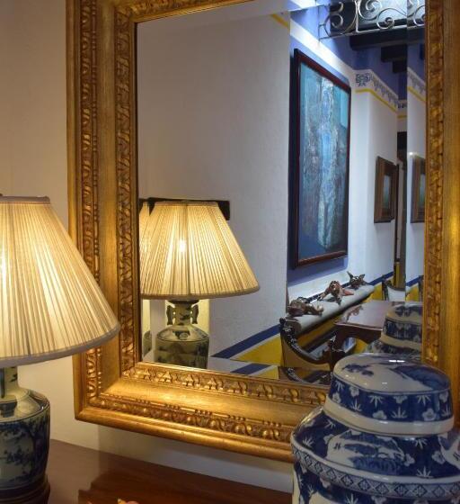 اتاق لوکس با تخت بزرگ, Sanbernabé Tres