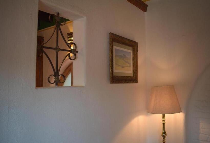 اتاق استاندارد, Sanbernabé Tres