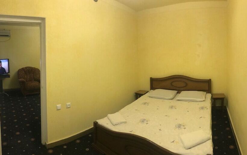 디럭스 룸, Best Hostel Republic Square