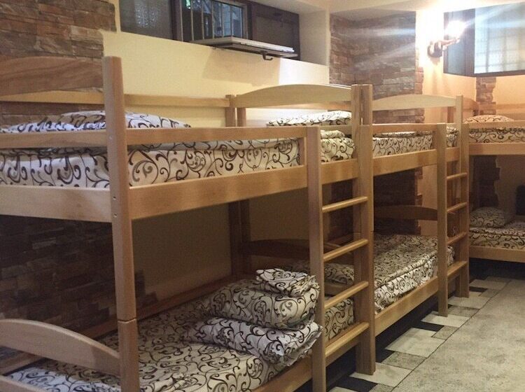 공동 객실, Best Hostel Republic Square