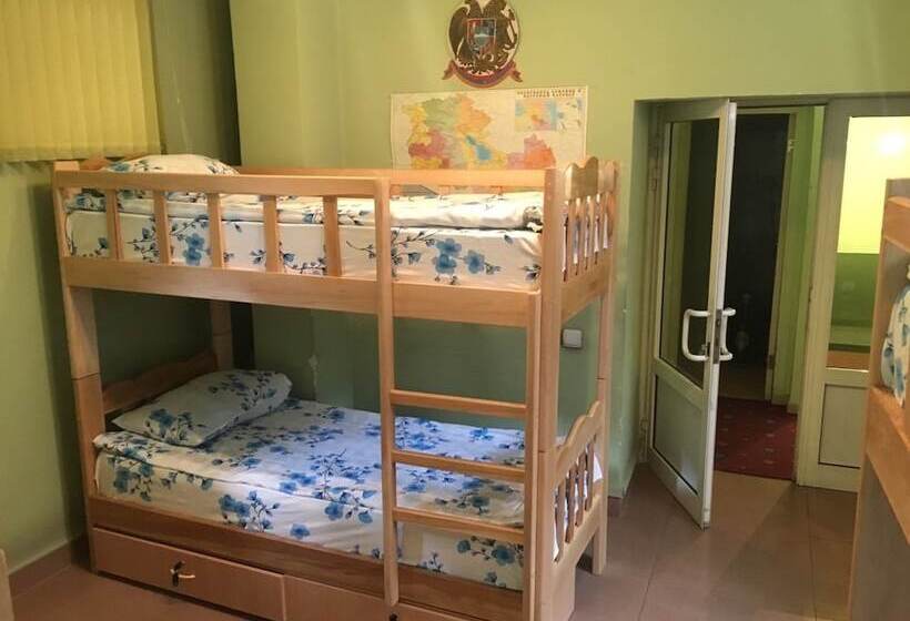 공동 객실, Best Hostel Republic Square