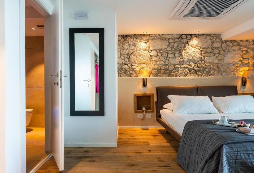 Полулюкс, Re Dionisio Luxury Suites