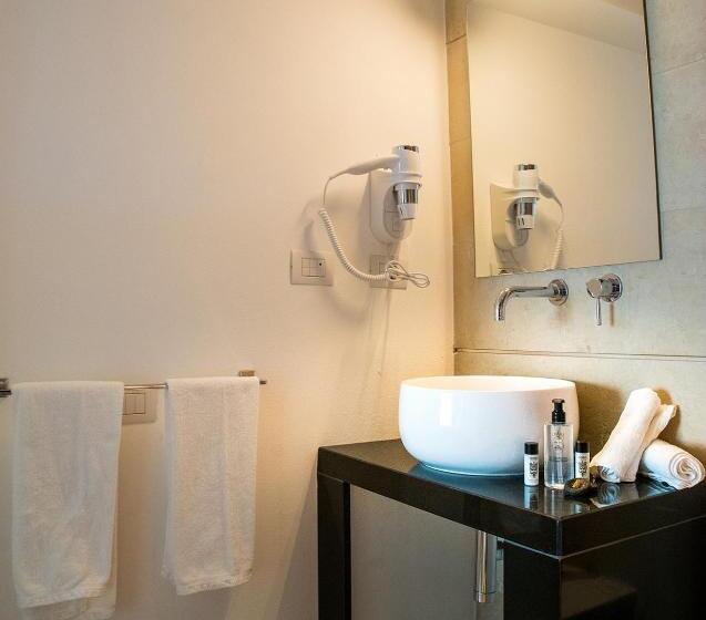 Полулюкс, Re Dionisio Luxury Suites